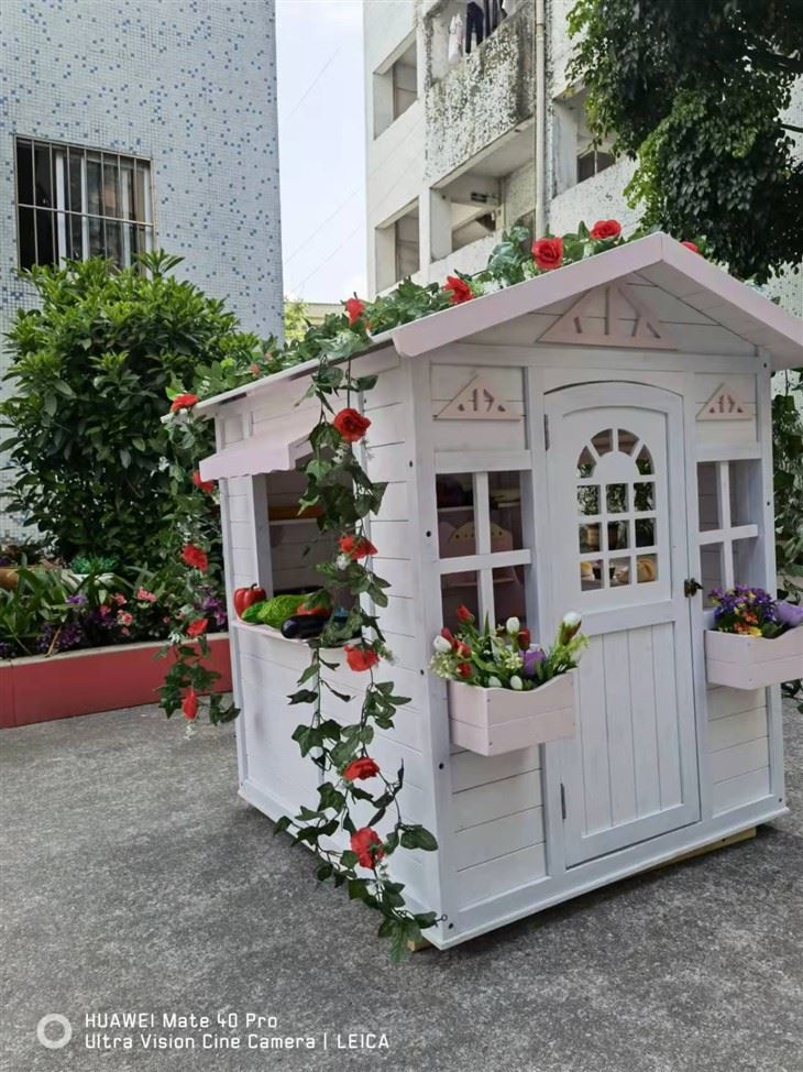 Outdoor Kids Playhouse